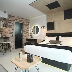 Athinais Luxury Ξενοδοχείο Χανιώτη